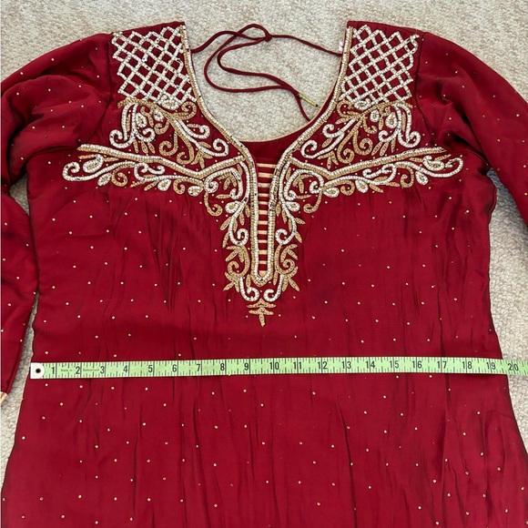 Red and Gold Gharara - Picture 9 of 14